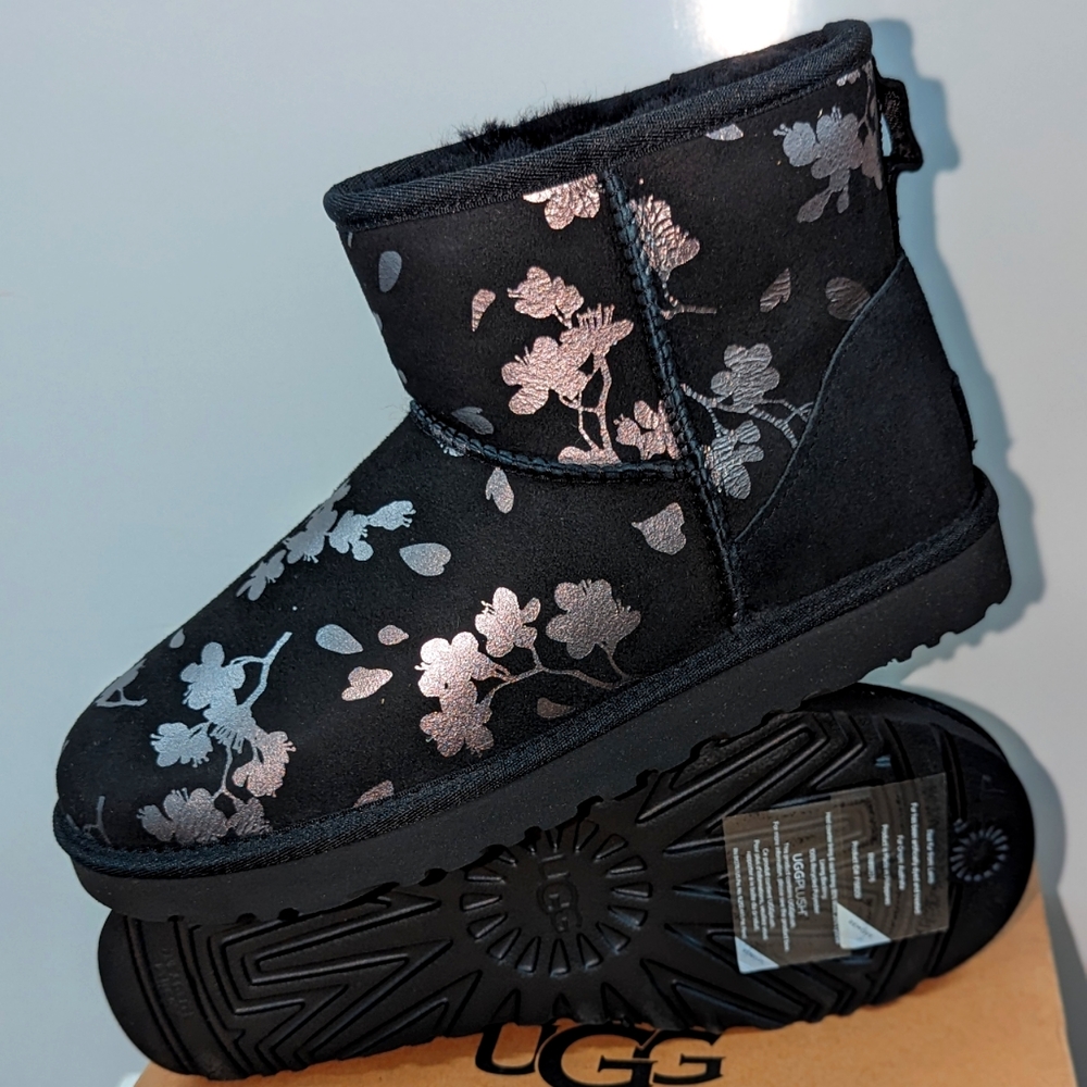 UGG CLASSIC MINI FLORAL FOIL BOOTS-Color BLACK SIZE 7.0